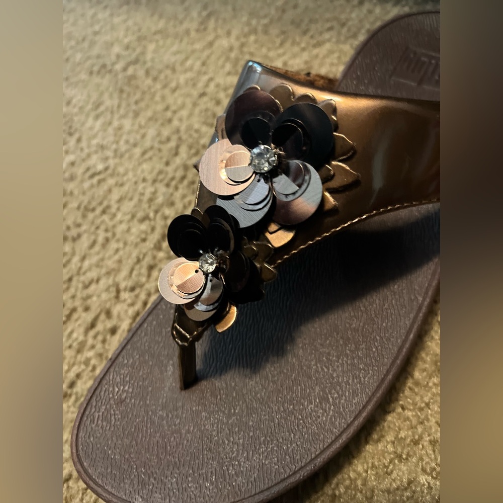 FitFlop bronze Sandals with floral accents